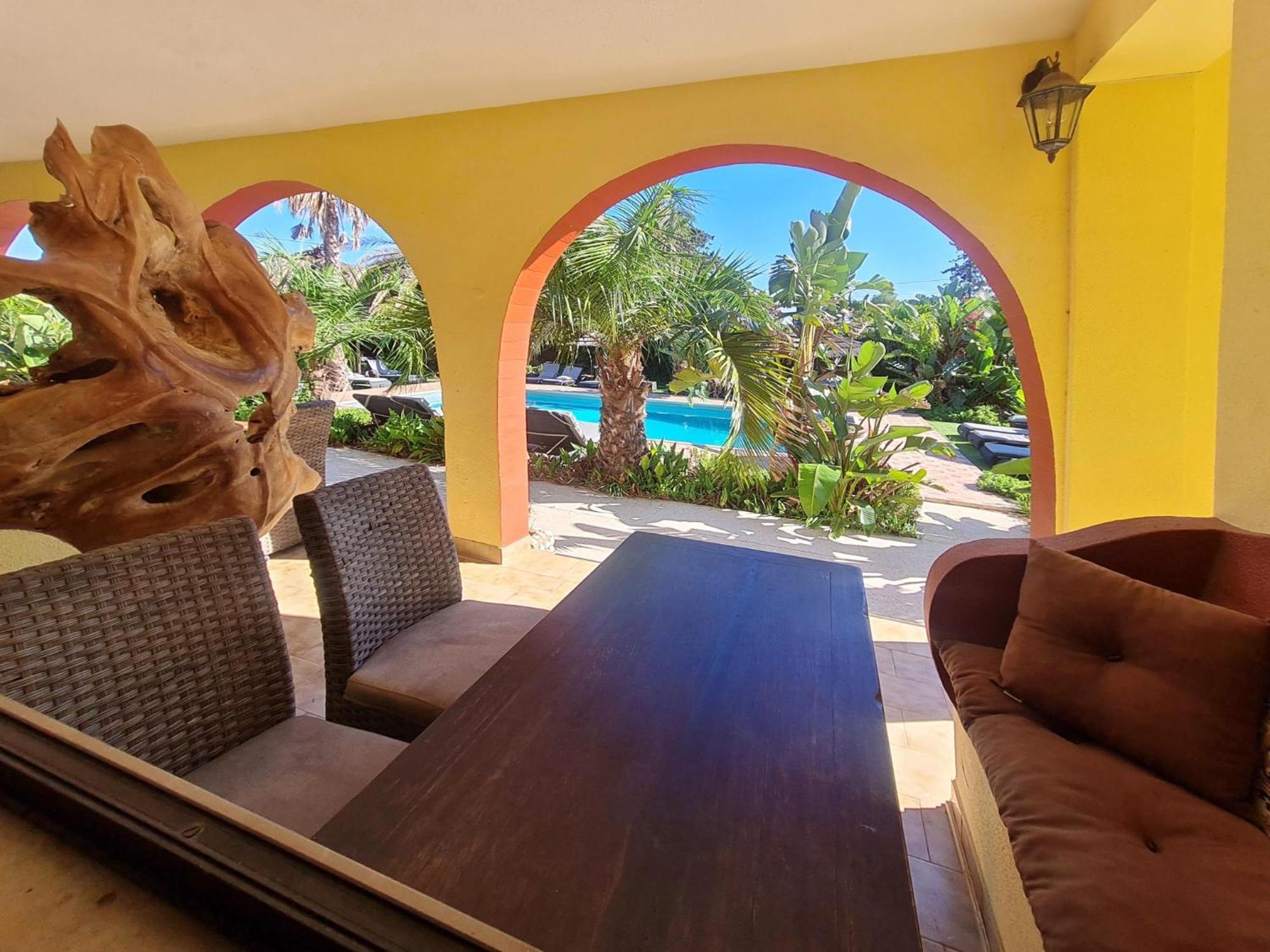 Couette-café Paraiso - Naturism Optional Adults Only Porches (Algarve)